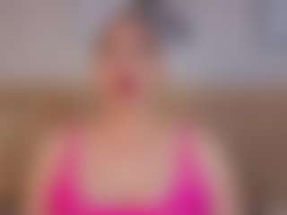 Live cam show with Hi I'm Anna Gabor - Public Toys on livesuperchat.net