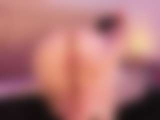 Anna Gabor AnalQueen MILF webcam performer live streaming