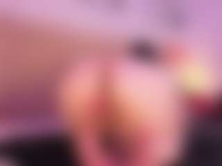 Live cam show with Anna Gabor AnalQueen - Public MILF on Gym Cam Girls