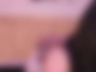 Live cam show with Anna Gabor AnalQueen - Public MILF on xDating