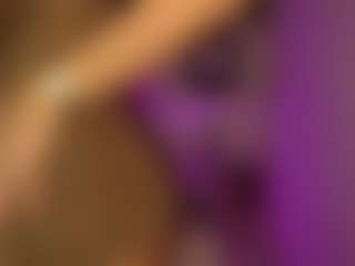 BiancaTease MILF webcam performer live streaming
