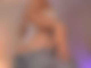 velvet-holly's Live Sex Cam Show