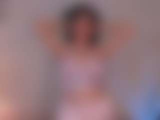 Live cam show with velvet-holly - Body Massage on crypto-cams