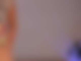 Live cam show with Hanna - Smoking on Camsoda