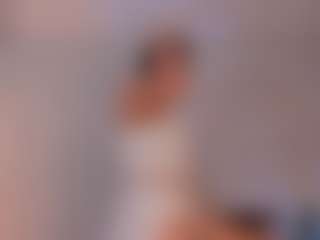 Live cam show with Hanna - Teen (18+) on Camsoda