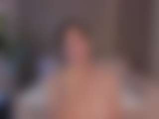 Live cam show with Hanna - HD Curvy on Adult Interactions
