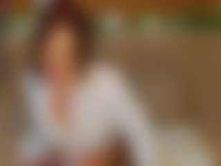Live cam show with LucyBelli - Green Eyes on live18s.com