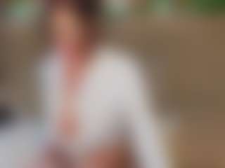 Live cam show with LucyBelli - Middle Aged on Camversity