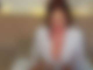 Live cam show with LucyBelli - Mature on Hubzter Live