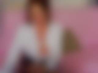 Live cam show with LucyBelli - Green Eyes on hrnylive.com