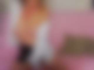 Live cam show with LucyBelli - Mature on chickslive.net