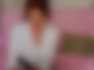 Live cam show with LucyBelli - Middle Aged on fuklive.com