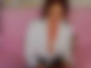 Live cam show with LucyBelli - Mature on madthumbs