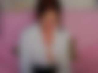 Live cam show with LucyBelli - Middle Aged on Fit Hotties