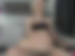 SilverFoxxxxy's Live Sex Cam Show