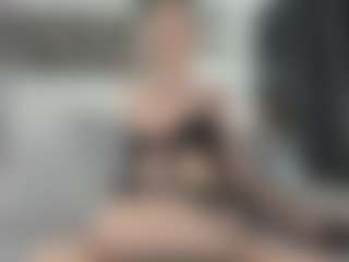 SilverFoxxxxy's Live Sex Cam Show