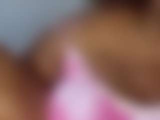 Live cam show with xSweetBunny91x - Ebony MILF on Mixed Magazine Live