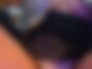 Live cam show with Selene Wild - Brown Eyes on Milfs Live
