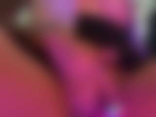 Live cam show with Selene Wild - Strip BBW on Milfs Live