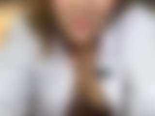 Live cam show with Selene Wild - Public Curvy on sexylive.show