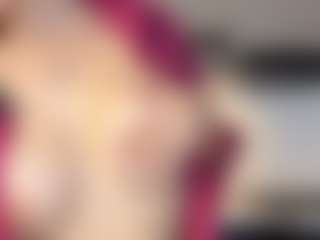 Live cam show with Selene Wild - Foot Fetish on Gym Cam Girls
