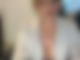 Live cam show with Selene Wild - BBW Blowjob on liverealitysex.com