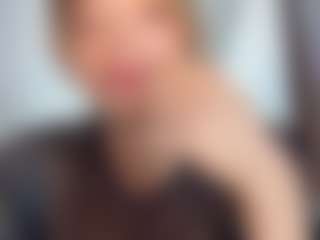 Live cam show with Selene Wild - Strip Red Hair on Hubzter Live