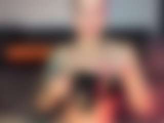Live cam show with Selene Wild - BBW on Big Tits