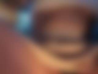 Live cam show with Selene Wild - Tease Curvy on Streamer API