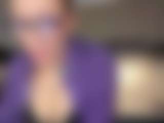 Live cam show with Selene Wild - Dildo Or Vibrator on Camsoda
