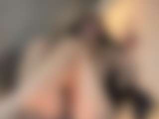 Live cam show with Selene Wild - Shaved Pussy Curvy on Camsoda