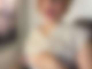 Live cam show with Selene Wild - Athletic Public on camwithhim.com