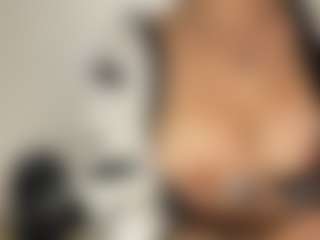 Selene Wild's Live Sex Cam Show