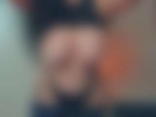 Live cam show with wowlady - Glasses on AdultVida.com
