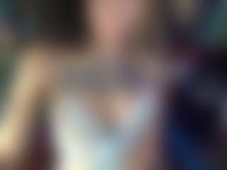 Nicoleink01 MILF webcam performer live streaming