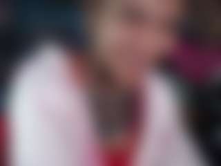 Live cam show with Nicoleink01 - Athletic on instabang