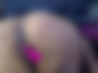 Live cam show with Nicoleink01 - Yoga on Dolls Live