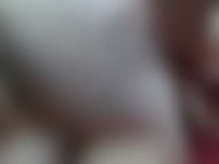 Live cam show with Elizabeth-Wild - Living Room on CamClone