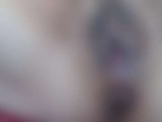 Live cam show with Elizabeth-Wild - Granny on chickslive.net