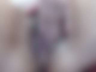 Live cam show with Elizabeth-Wild - Athletic Middle Aged on Camversity