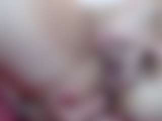 Live cam show with Elizabeth-Wild - Athletic Middle Aged on justonemore.cc