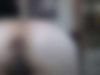 Live cam show with Elizabeth-Wild - Athletic MILF on Instabang