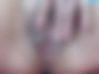 Live cam show with Elizabeth-Wild - Athletic Middle Aged on WildCum