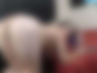 Live cam show with Elizabeth-Wild - Green Eyes on Mixed Magazine Live