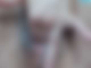 Live cam show with Elizabeth-Wild - Granny MILF on friskycurves.com
