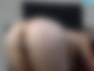 Live cam show with Elizabeth-Wild - Athletic Middle Aged on Camsoda