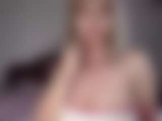 Live cam show with Lara - Curvy on xDating | kazakhstan