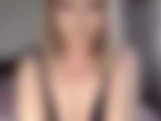 Live cam show with Lara - Robe on pussylord.com