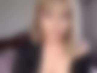 Lara MILF webcam performer live streaming