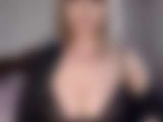 Live cam show with Lara - Big Tits on studioflirtlive.com